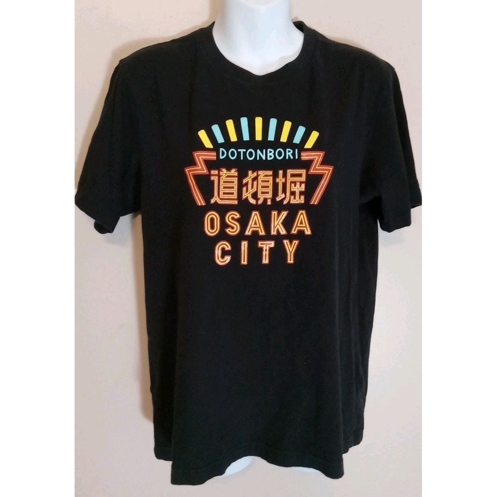 Uniqlo Black Vinyl‎ Application Dotonbori Osaka City Shortsleeve Tshirt Size S